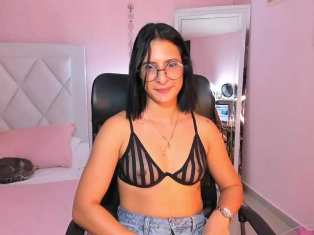 Kuvat EMIILYJAMESS roll dice for hot prizes / make me vibe♥ #fit #bigass #squirt #anal #muscle #feet #company #lovense #fumadoras #Weed #drink #latina #pelinegras #tetasnormales