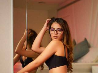 Eroottinen videokeskustelu Emili-Roose