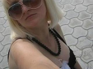 Eroottinen videokeskustelu emilianna