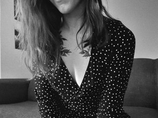 Eroottinen videokeskustelu EmilieEdelana