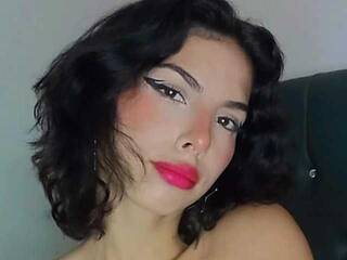 Eroottinen videokeskustelu EmillyCopers