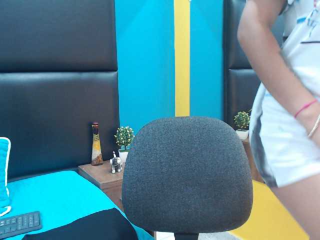 Lähettää kuvakaappauksia EmillyWilliam