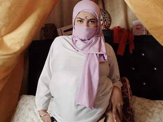 Eroottinen videokeskustelu emiralove99