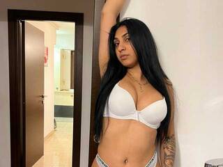 Eroottinen videokeskustelu EmmaHale