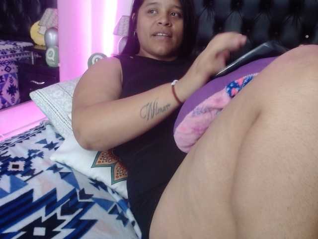 Lähettää kuvakaappauksia EmmanuelleBBW