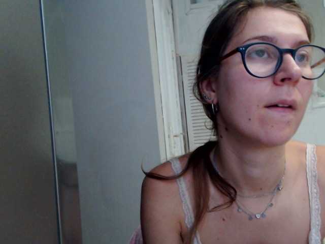 Lähettää kuvakaappauksia Emmi-li