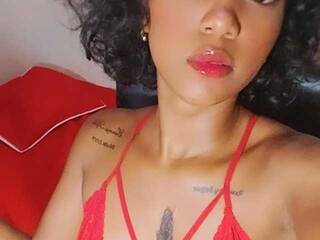 Eroottinen videokeskustelu Emy-02