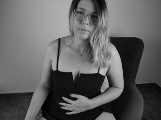 Eroottinen videokeskustelu Emy-Lana