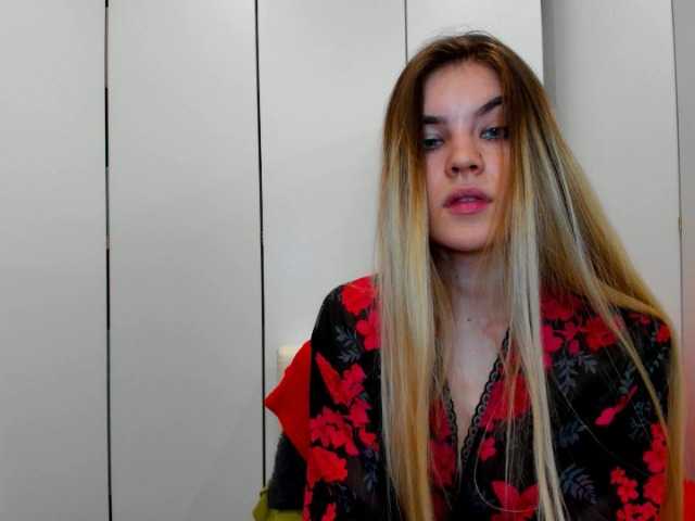 Kuvat evalovia69 Hello Guys welcome to my room, #cum see how a good show look like with a #fit #horny # latina girl