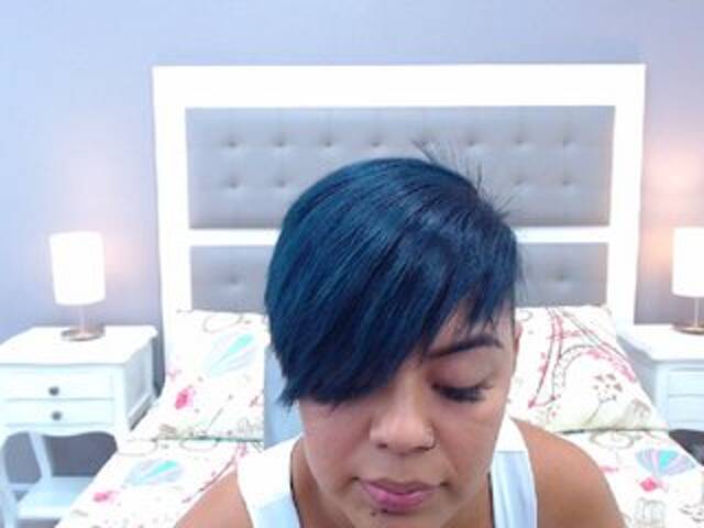 Lähettää kuvakaappauksia EvelynOwens