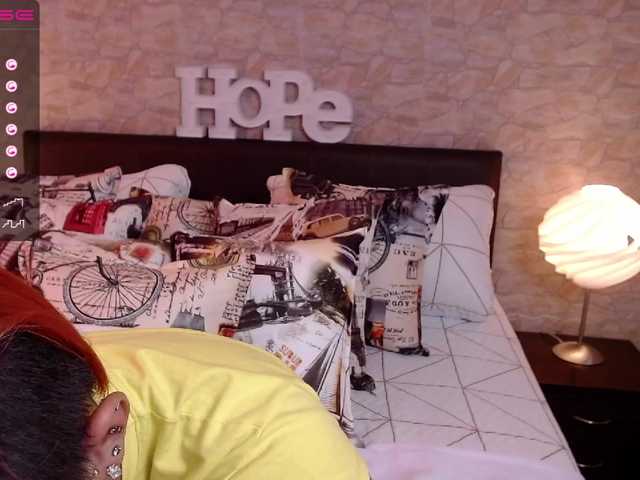 Lähettää kuvakaappauksia EvelynOwens