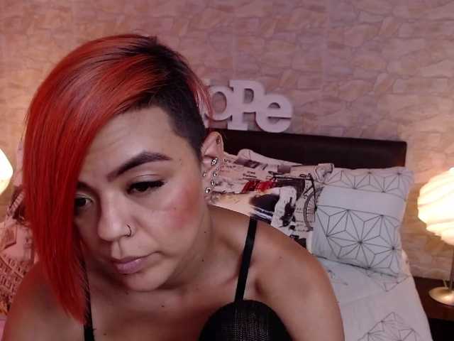 Lähettää kuvakaappauksia EvelynOwens