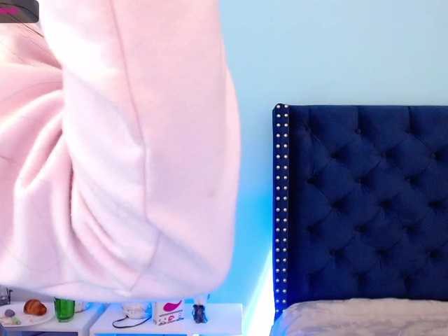 Kuvat EvelynTomson 'CrazyGoal': let's play and enjoy my delicious juices ♥ at ride dildo + squirt #squirt #pussy #daddy #18 #teen @ 299