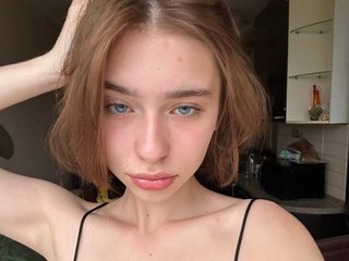 Eroottinen videokeskustelu EvonneHeally