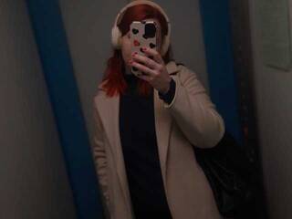 Eroottinen videokeskustelu -Daily-