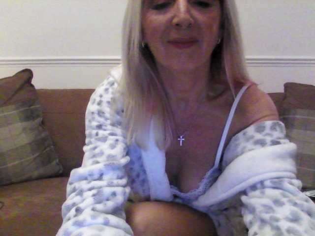 Kuvat farfallaxx sit in my room and don't speak just demand is very boring...***at and lets have some fun times xxx