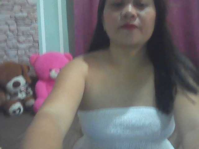 Lähettää kuvakaappauksia FelicityMiller