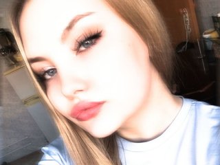 Eroottinen videokeskustelu FloraFairy