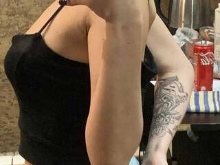 Eroottinen videokeskustelu FollowMe069