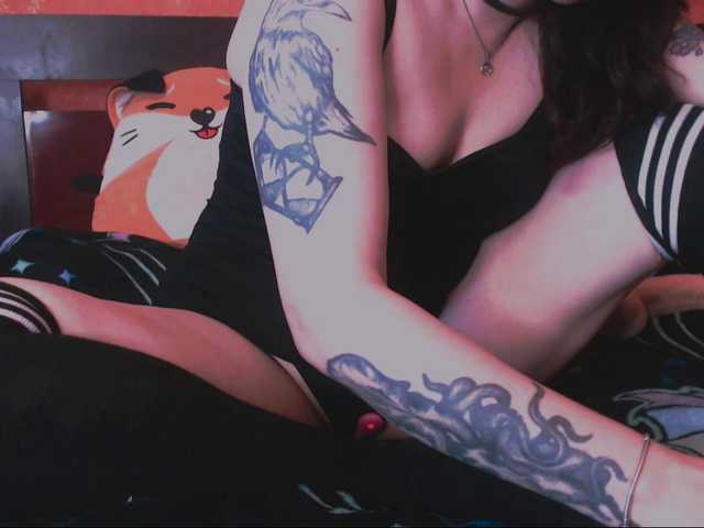 Kuvat FoxxyLove69 PM 60 tokens . Favorite vibration 25 ,120,160 tk -Max Vibro 180 s .In ***ping and private, I'm all yours. Vibrate me for hot squirt . Play games and win hot prizes