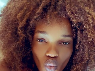 Eroottinen videokeskustelu FreakkyAira