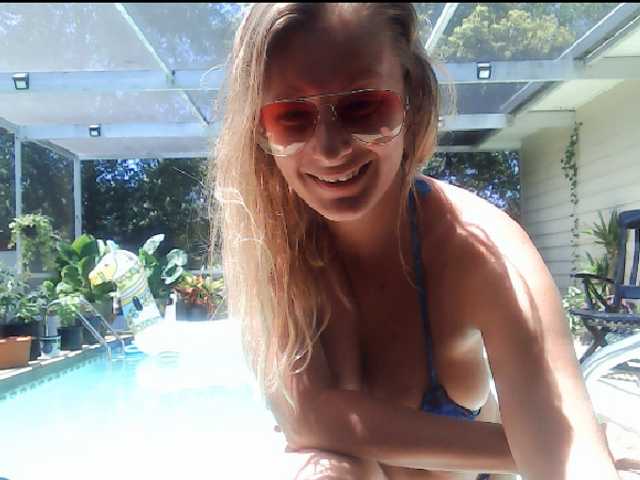 Kuvat GamerQueen HAI Lush on Lets play @Goal Topless dance and Jump in pool 1960