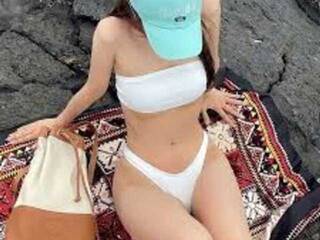 Eroottinen videokeskustelu Giiulia