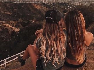 Eroottinen videokeskustelu Ginger-Gals