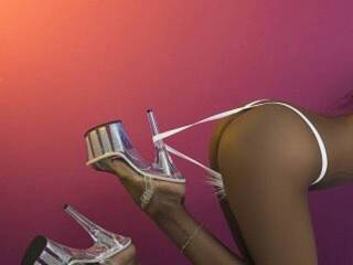 Eroottinen videokeskustelu GinnaBolton