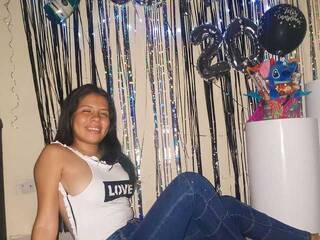 Eroottinen videokeskustelu Giselle5