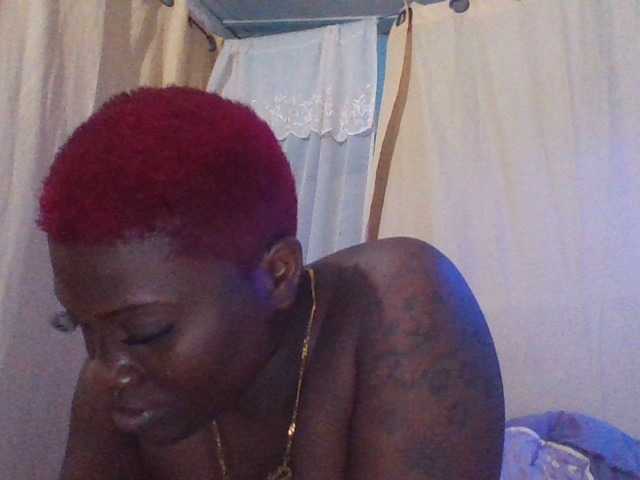 Lähettää kuvakaappauksia boobie_lexi