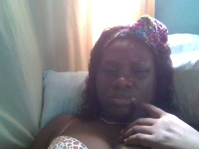 Lähettää kuvakaappauksia boobie_lexi