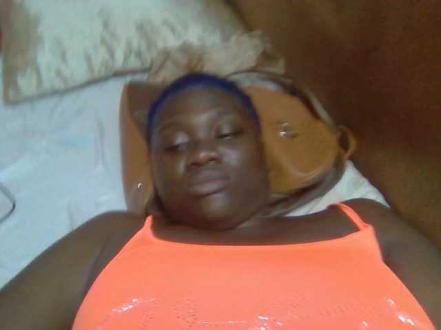 Lähettää kuvakaappauksia boobie_lexi