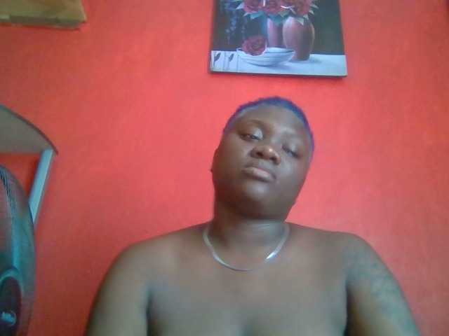 Lähettää kuvakaappauksia boobie_lexi