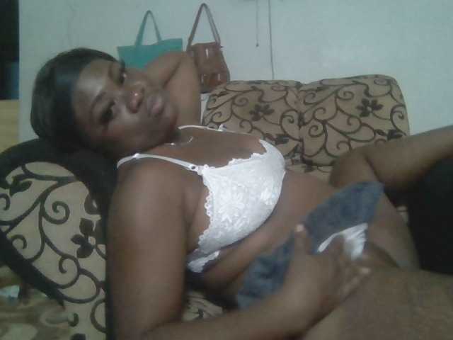 Lähettää kuvakaappauksia boobie_lexi