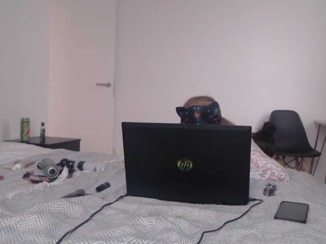 Lähettää kuvakaappauksia GodessKristina-and-TS