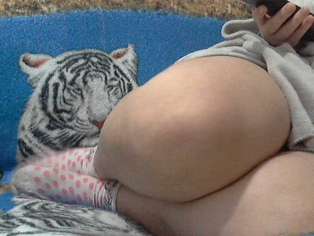 Kuvat Bigbutt1000 with 10 tokens I'll show you my ass and tits here or call me private it will be very tastymy exuberant is ready here to enjoy