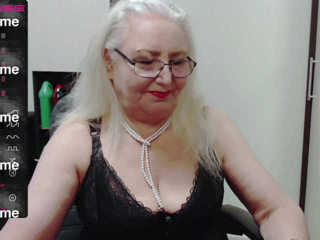 Kuvat GrannyWants all shows in clothes only for tokens.. undress only in private