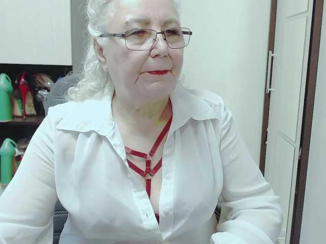 Kuvat GrannyWants all shows in clothes only for tokens.. undress only in private