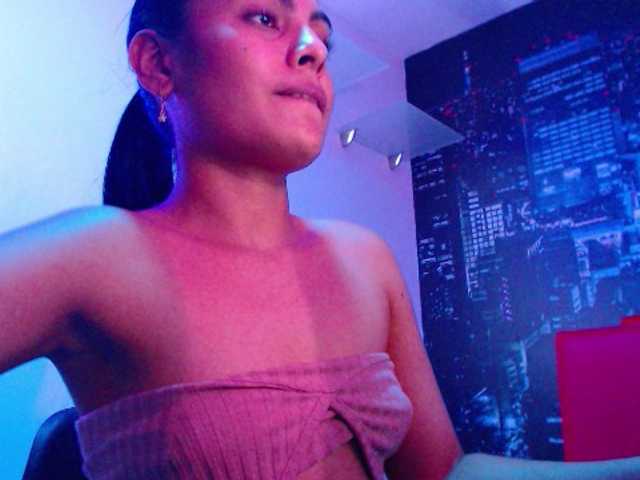 Kuvat hailyscot hello welcome to my living room #IamColombian #21years #brunette #longhair #naturalbody #single #height1.58 my god # blackeyes #smalltits