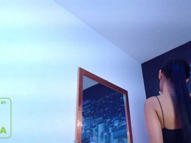 Kuvat hailyscot hello welcome to my living room #IamColombian #21years #brunette #longhair #naturalbody #single #height1.58 my god # blackeyes #smalltits