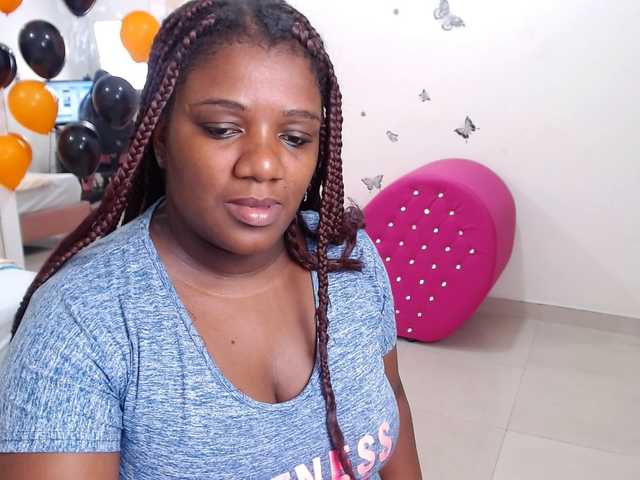 Lähettää kuvakaappauksia HanaBoobs