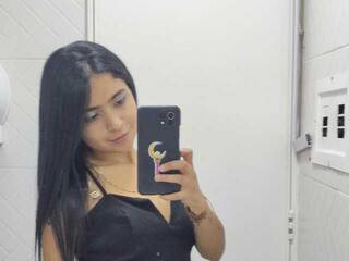 Eroottinen videokeskustelu HelenaCyrus