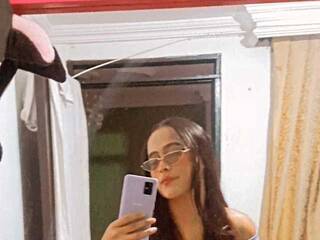 Eroottinen videokeskustelu hellen-69