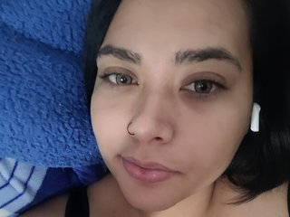 Eroottinen videokeskustelu HeyiamLuna