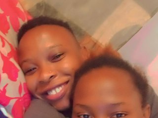 Eroottinen videokeskustelu Hippies02