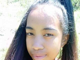 Eroottinen videokeskustelu Hollybelle