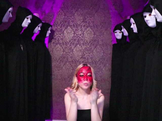 Lähettää kuvakaappauksia HollyEmily