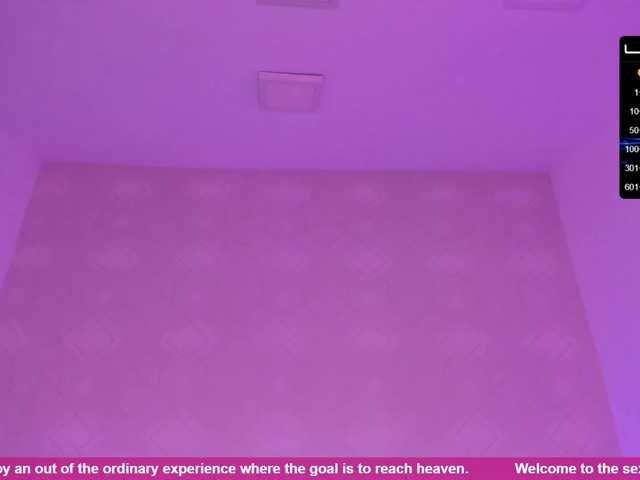 Lähettää kuvakaappauksia HollyTegan