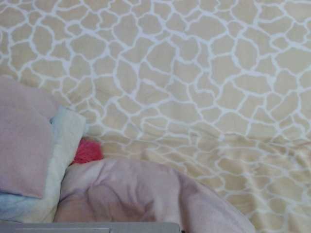 Lähettää kuvakaappauksia HolyJulie